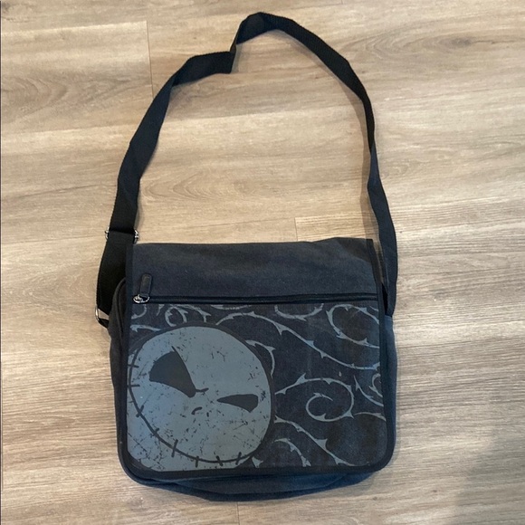 Disney The Nightmare Before Christmas Pin Bag - Picture 1 of 12